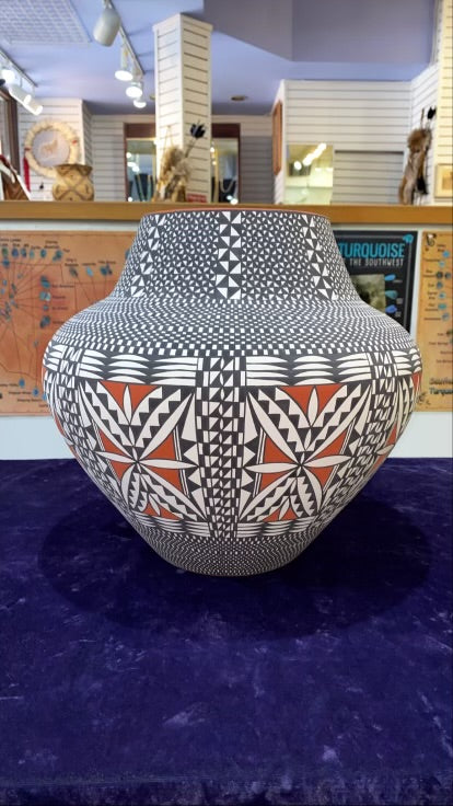 Handcrafted Eye-Dazzler Pottery by Melissa Antonio